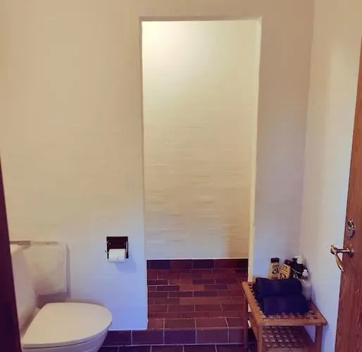 Comfortable 3- Bedroom Villa With Free Parking